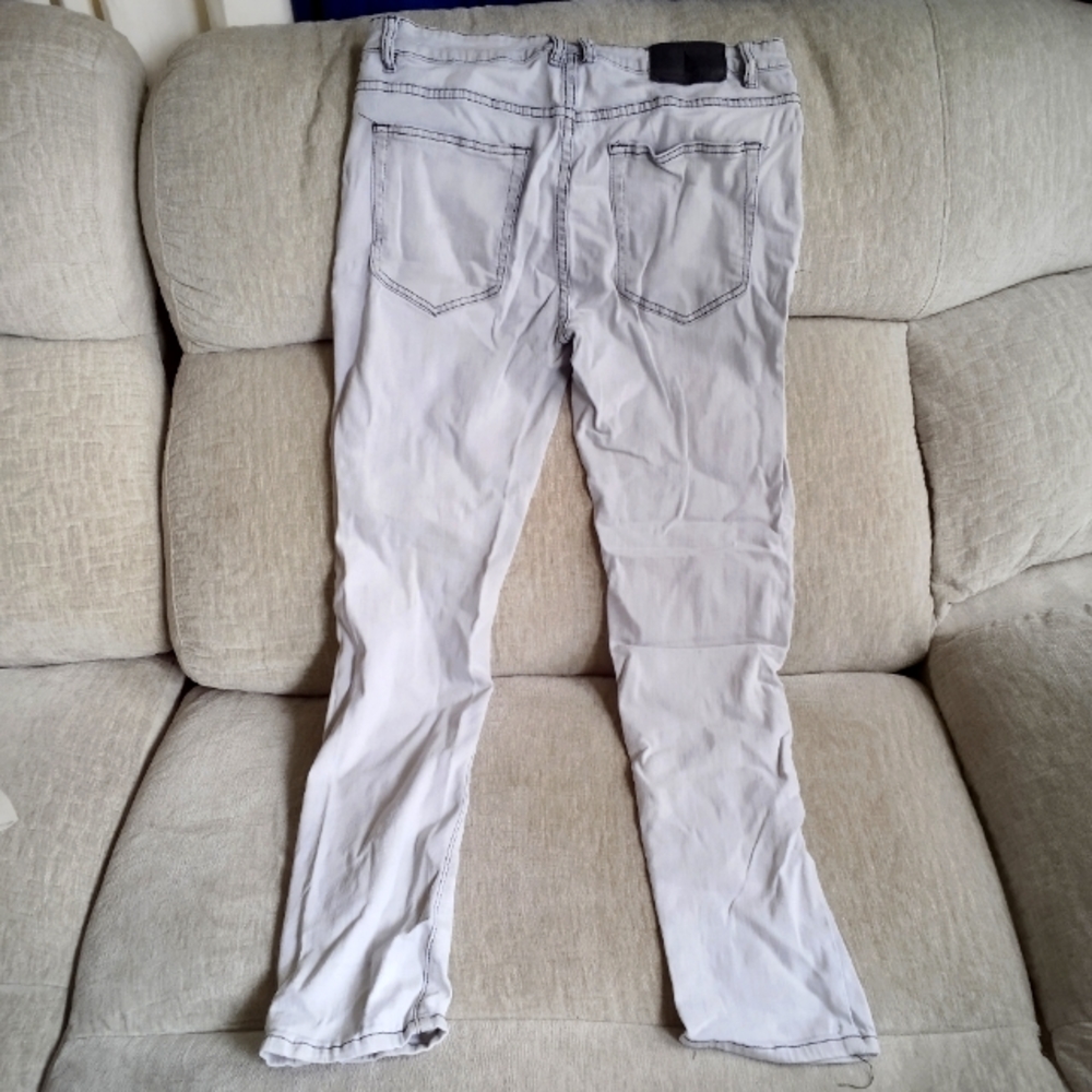 Jeans - Picture 2 of 3
